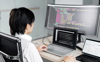 龙口 ,php声明和调用变量的符号是什么？